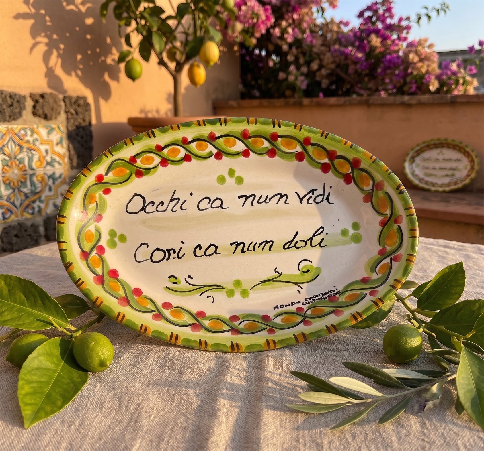 Vassoio proverbio siciliano in ceramica di Caltagirone decorato a mano art 3