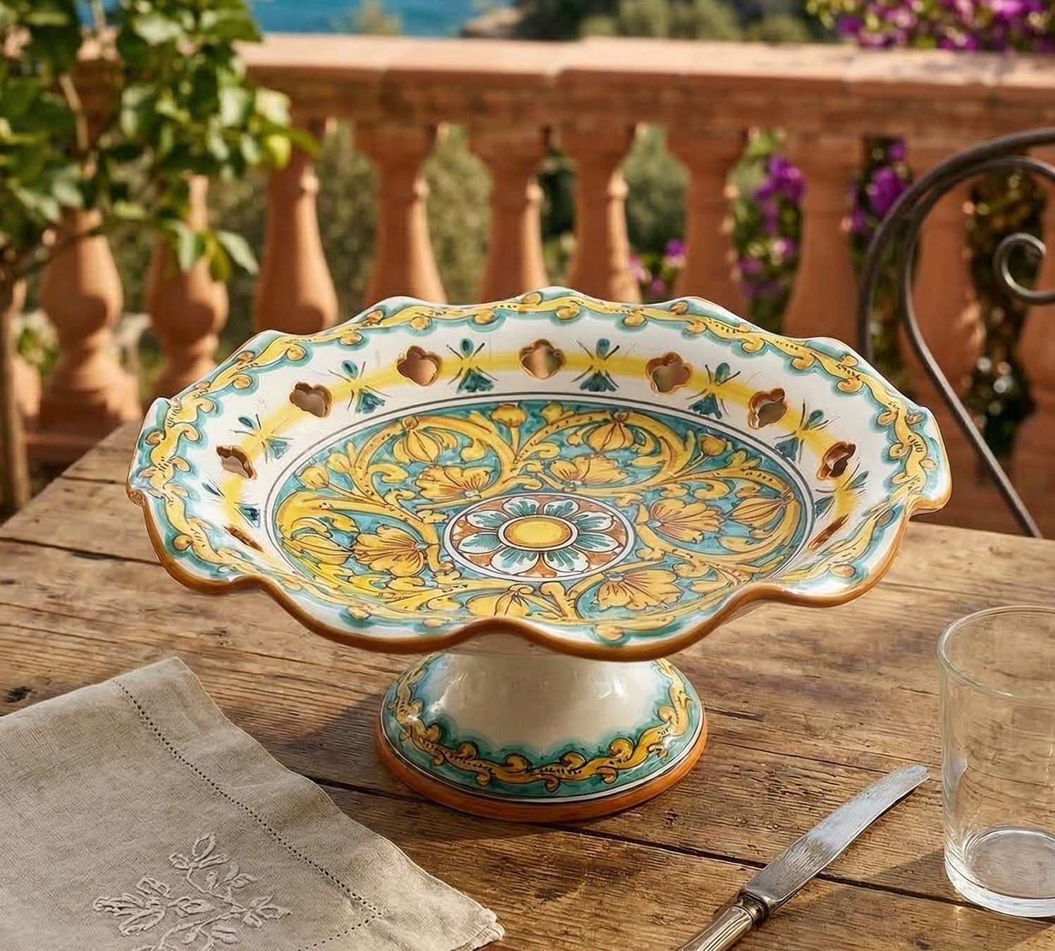 Large ceramic centerpiece decorated by hand by Sicilian ceramists Gianluca Art 3