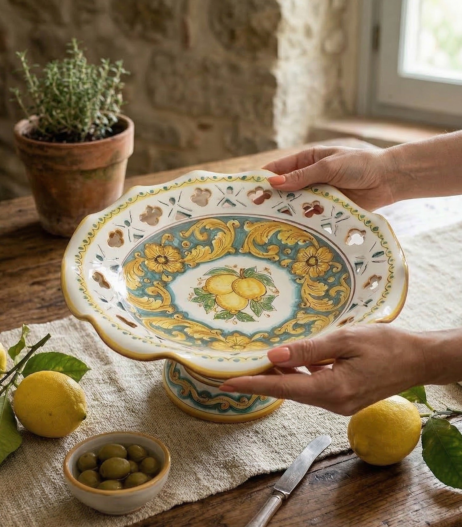 Large ceramic centerpiece decorated by hand by Sicilian ceramists lemons art 3