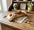 Cannolo Siciliano in ceramica di Caltagirone tipico dolce siculo realizzato a mano