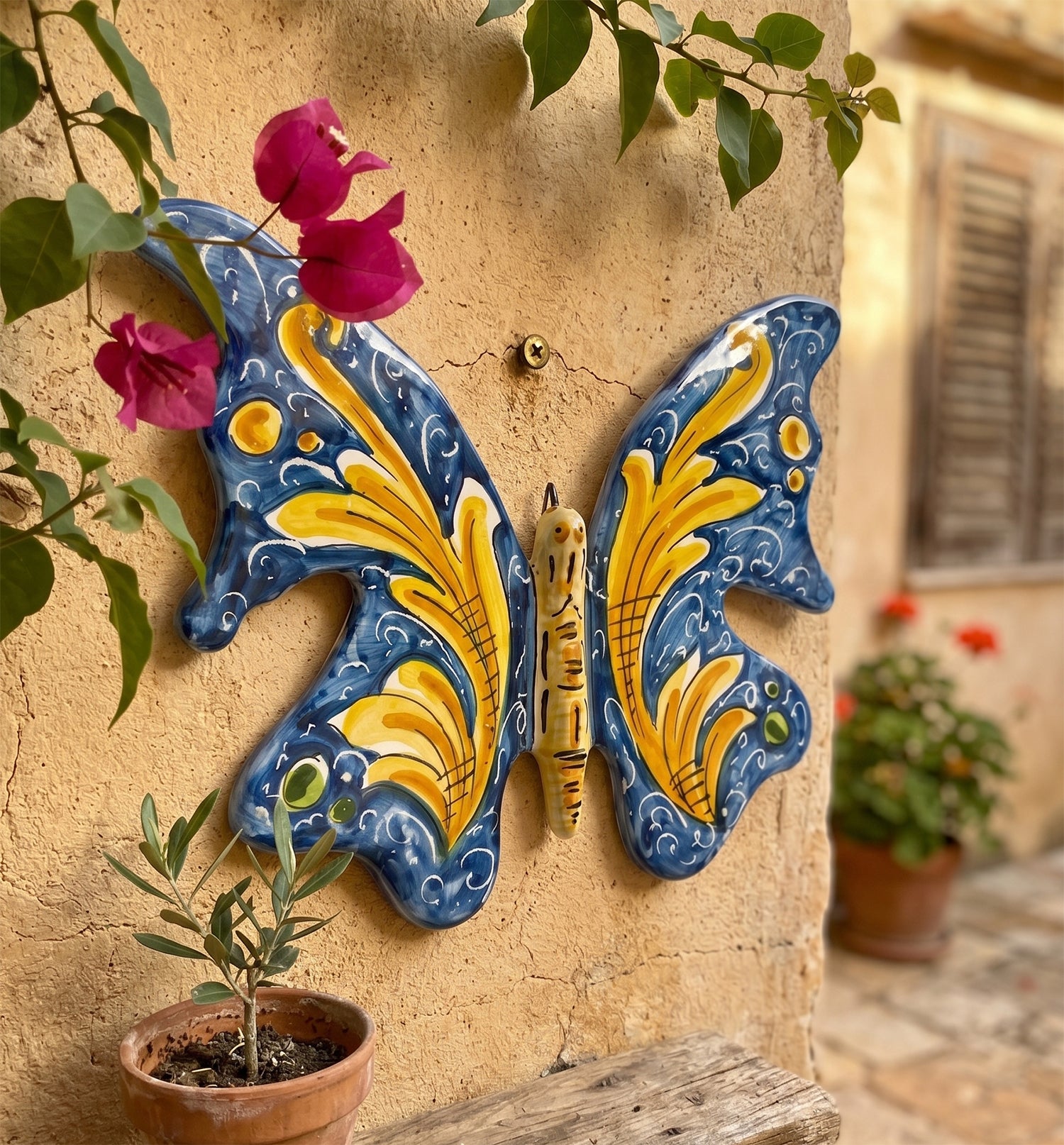 Large Sicilian ceramic butterfly from Caltagirone, one-of-a-kind, hand-decorated piece.