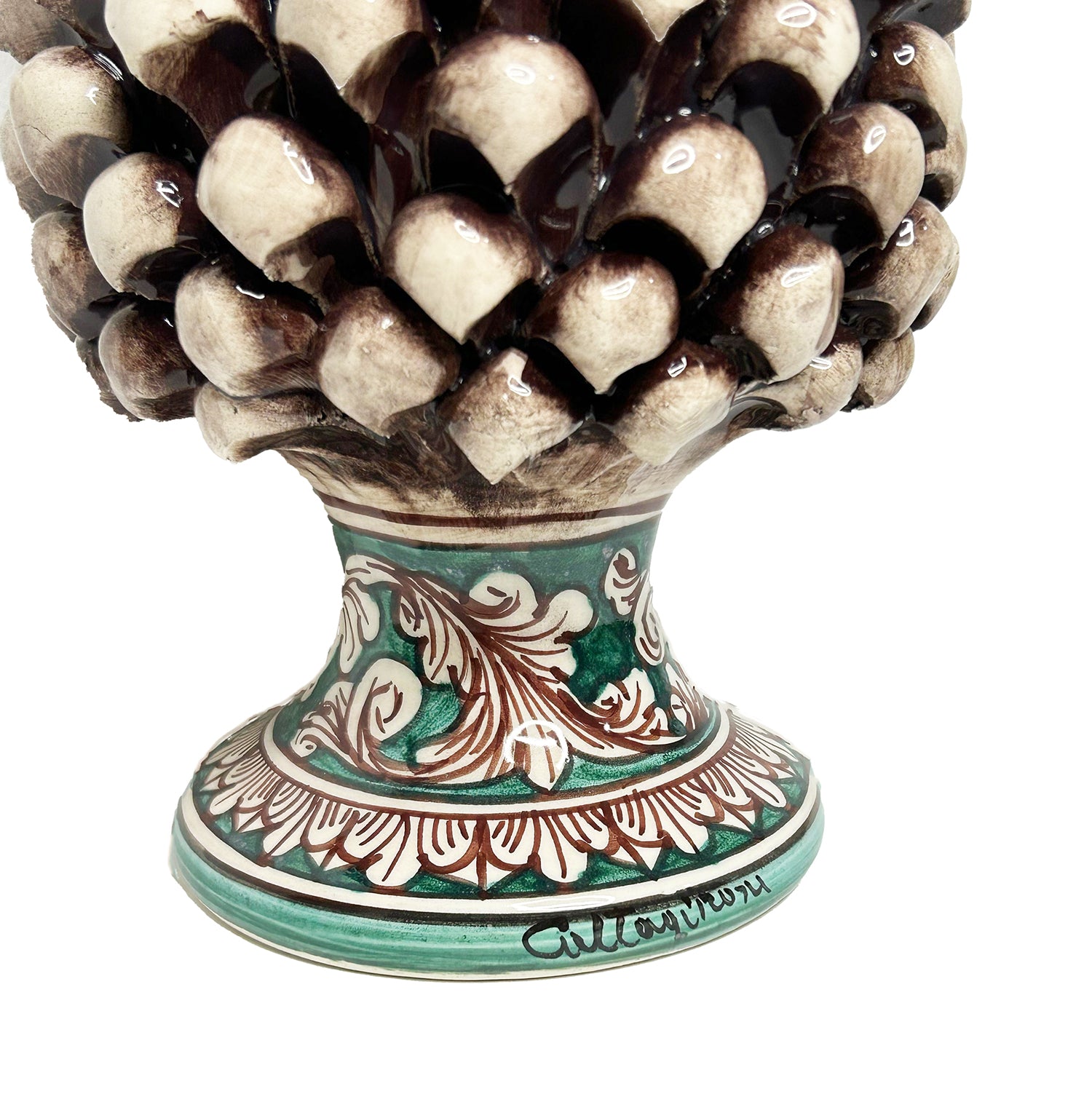 Pigna decorativa in ceramica di Caltagirone dipinta e decorata a mano fumè H 25 cm