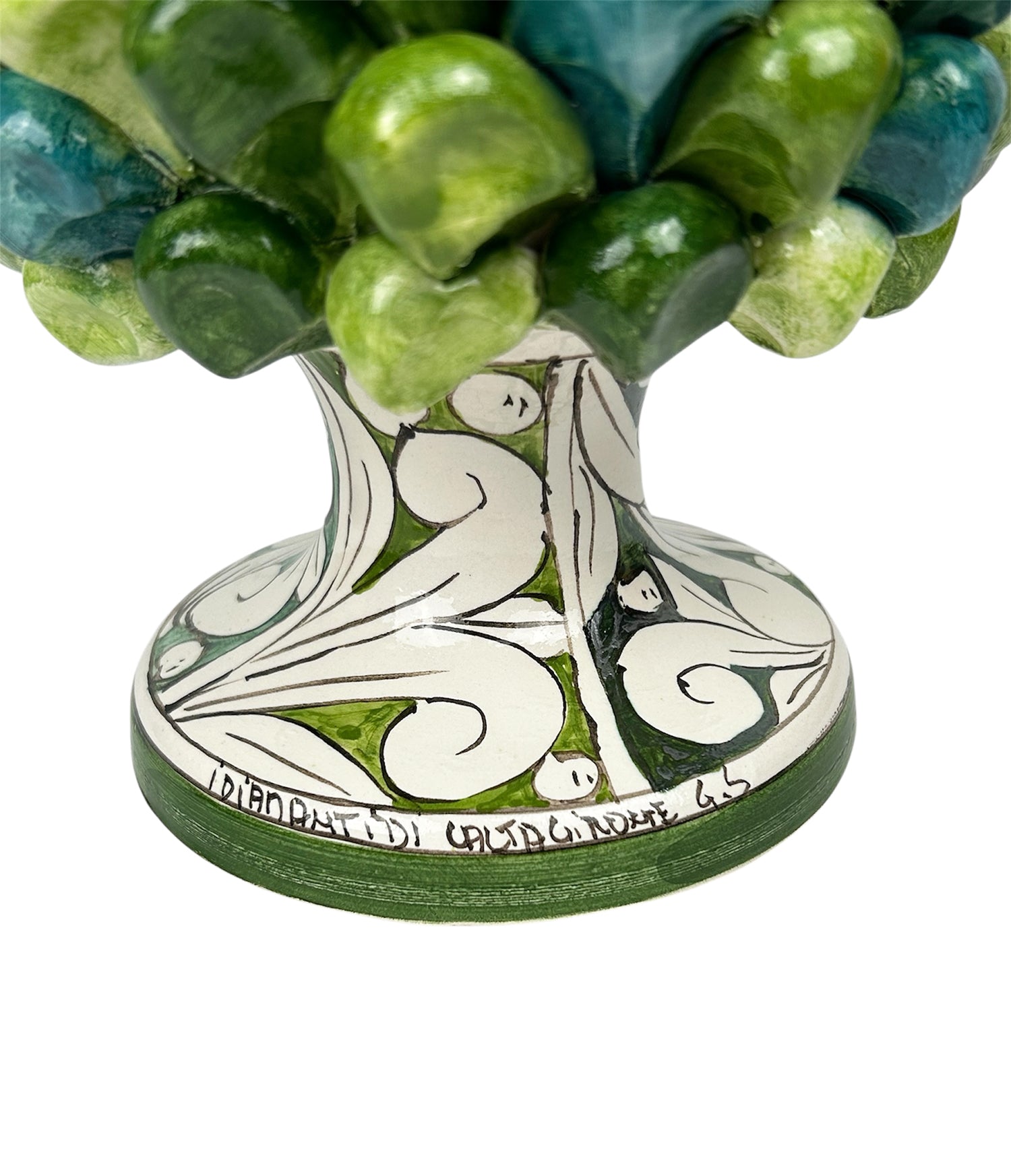 Pigna in ceramica siciliana di Caltagirone dipinta e decorata a mano multicolore verde H25