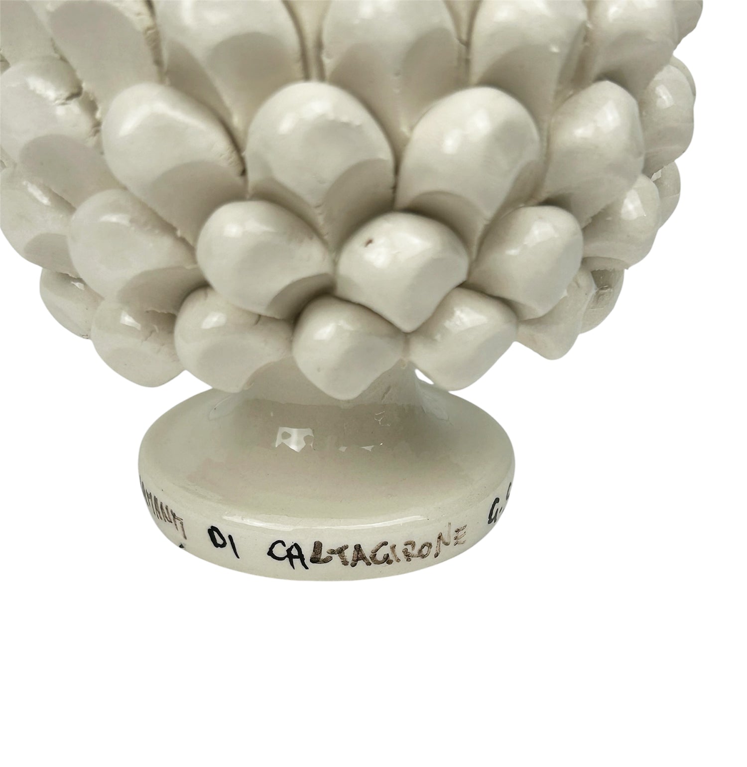 Vasetto mezza pigna con piantina ficodindia in ceramica di Caltagirone
