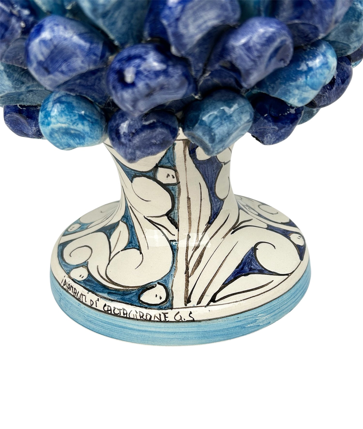 Pigna in ceramica siciliana di Caltagirone dipinta e decorata a mano multicolore blu H30