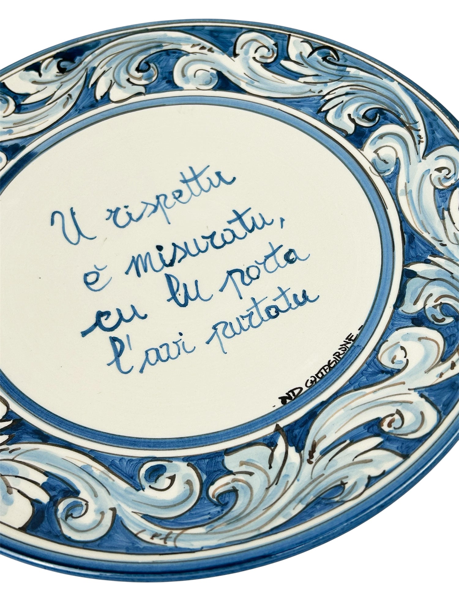 Piatto in ceramica Siciliana di Caltagirone con frase proverbio siciliano decorato a mano art. blu