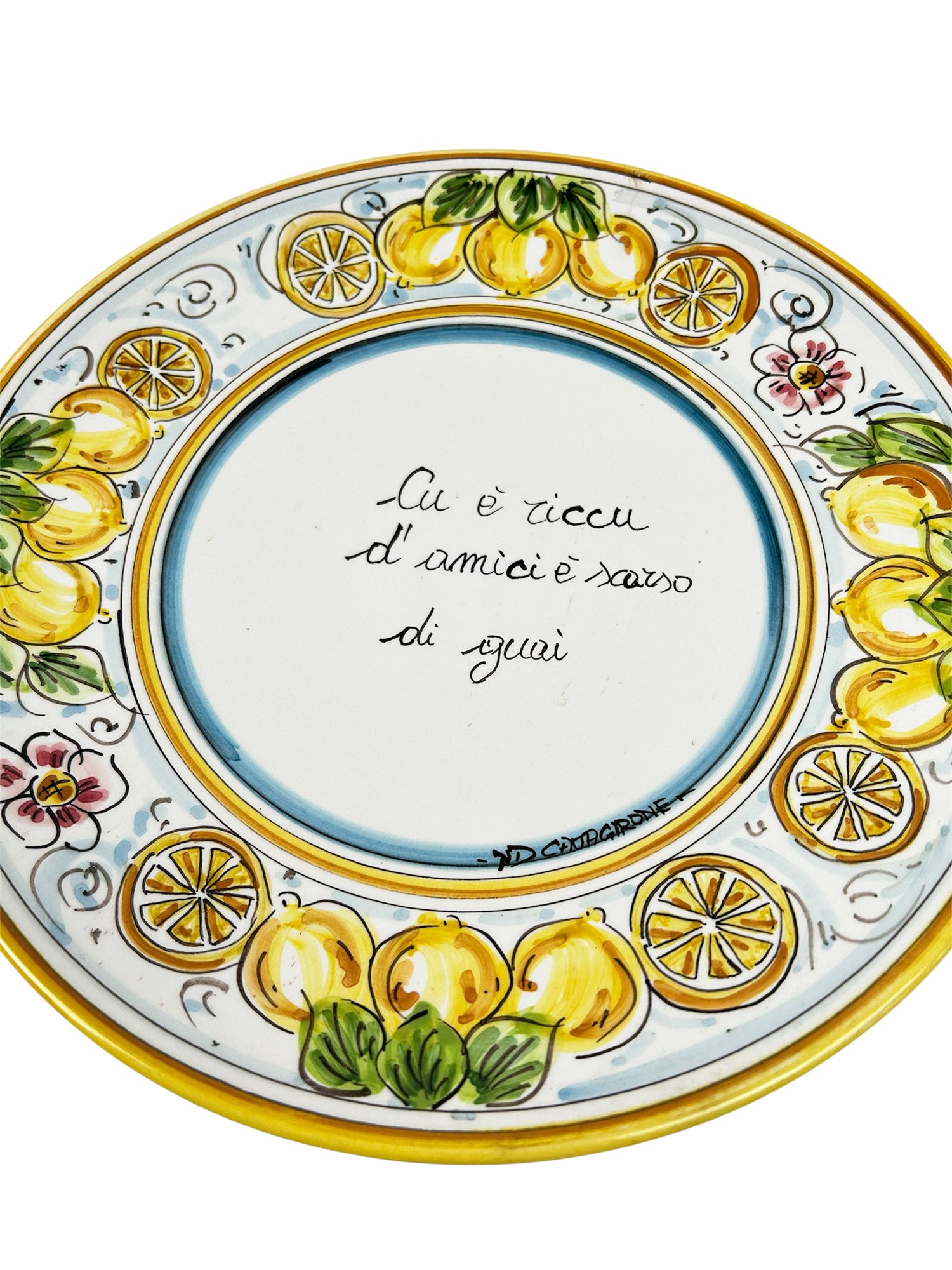 Piatto in ceramica Siciliana di Caltagirone con frase proverbio siciliano decorato a mano art. limoni