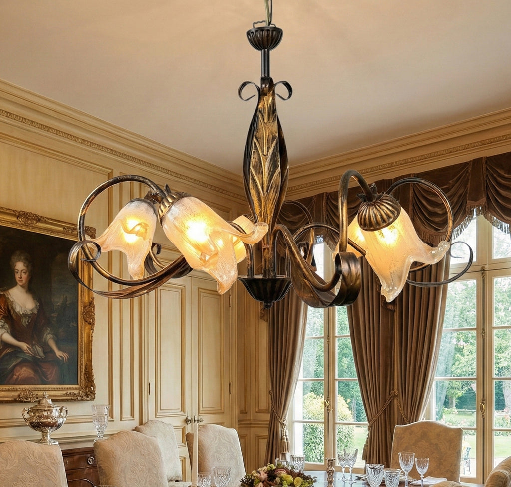 Lampadario a 5 luci classico in ferro battuto e vetro realizzato e decorato artigianalmente coll. scott