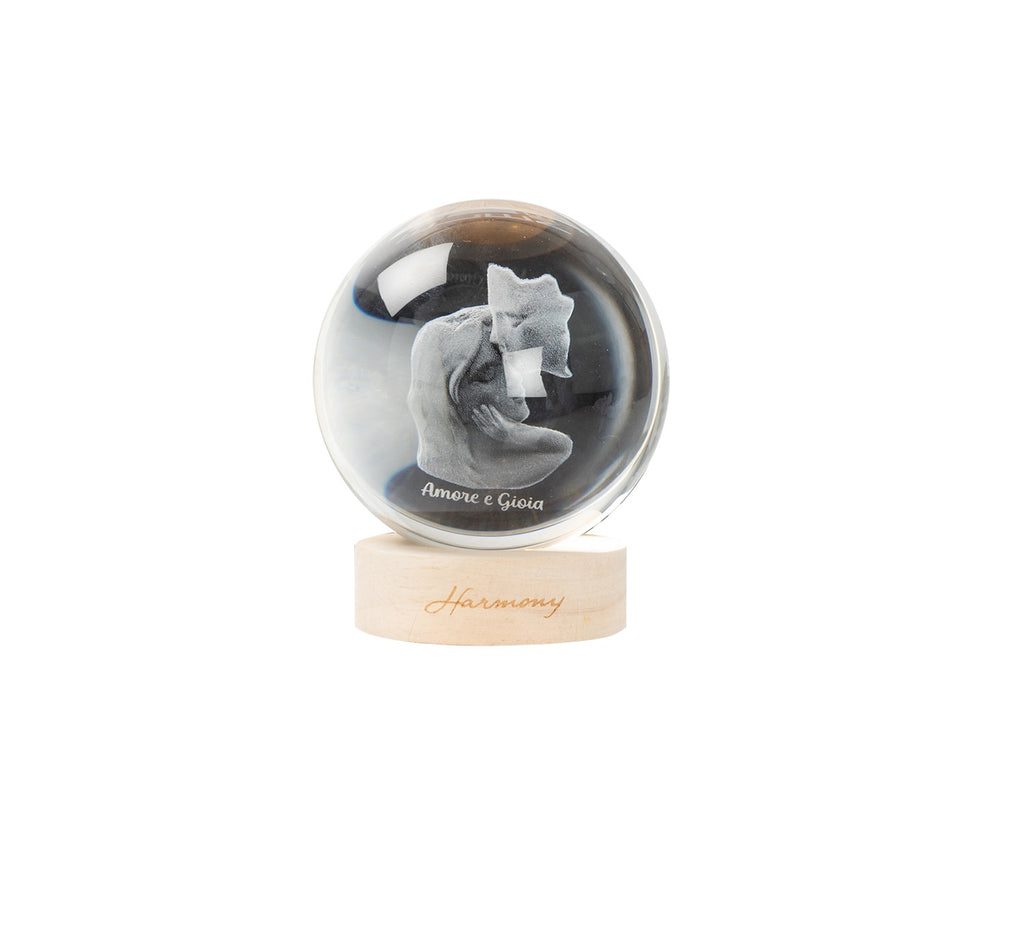 Sfera in vetro coppia bacio con base in legno e frase bomboniera per matrimonio, ricorrenze, Harmony