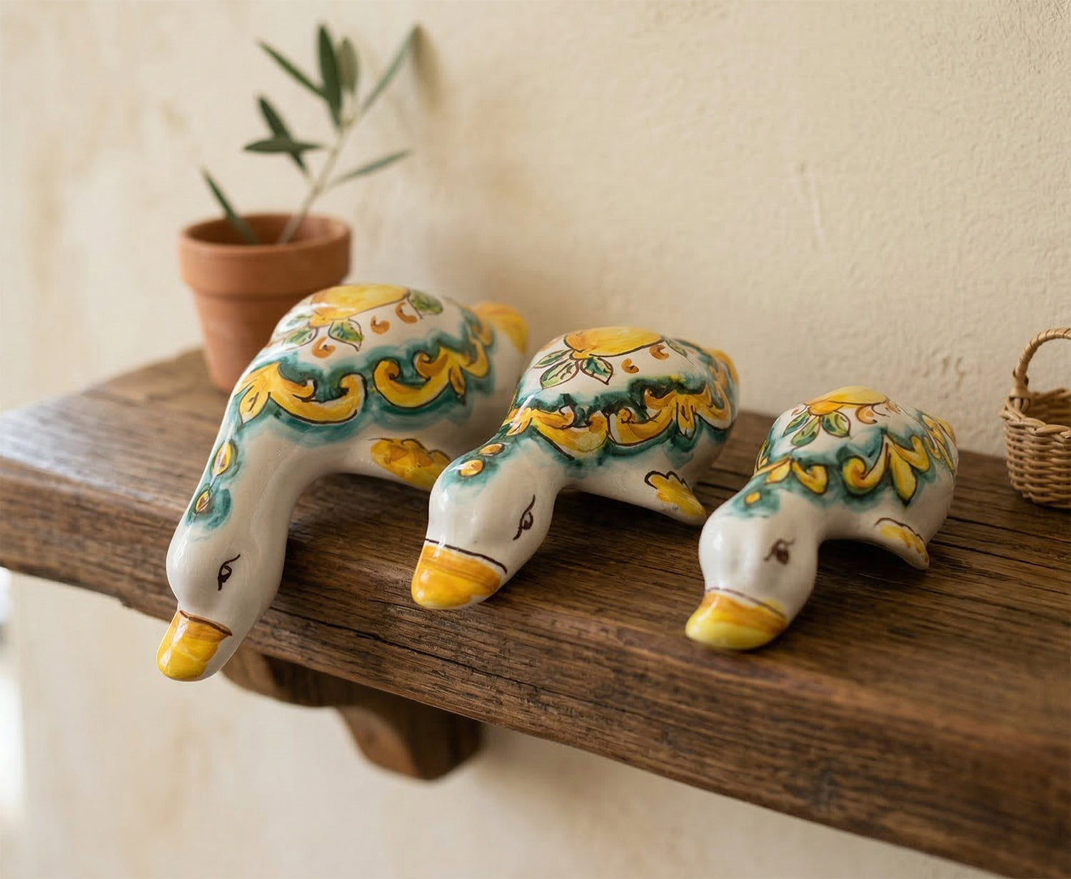 Sicilian ceramic butterfly from Caltagirone, hand-made and decorated, art. 09 