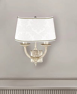 Applique da parete classico a 2 luci in ottone avorio decapato oro con fregi decorativi in fusione di ottone e paralume damascato panna PR 6941/A26