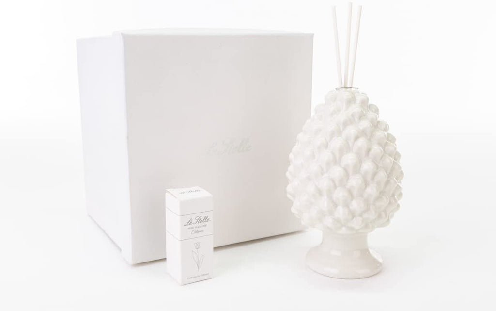 Mondocreazioni Porcelain Pine Cone Diffuser Classic Modern Elegant Furnishing Accessory White Red Green ST (White Art 54305) 