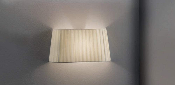 Applique da parete moderno a 1 luce in metallo oro lucido con paralume nastrato avorio PR 6753/A26