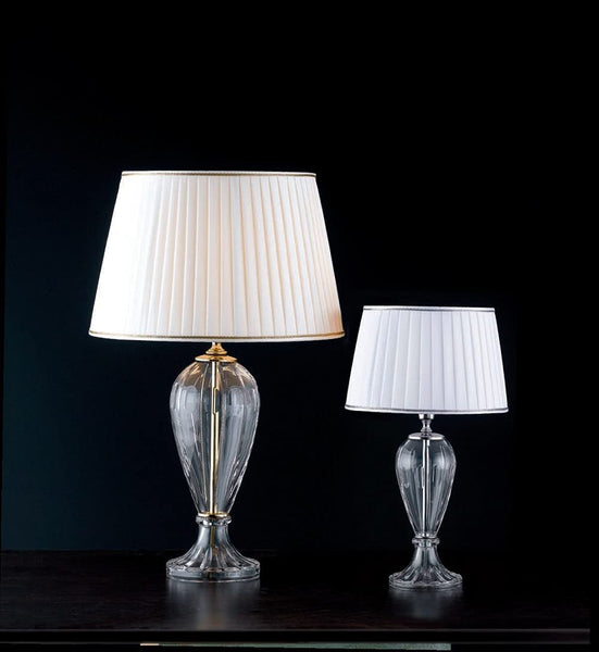 Lumetto da comodino moderno a 1 luce in cristallo trasparente con struttura in metallo cromo e paralume nastrato bianco PR 6927/LP