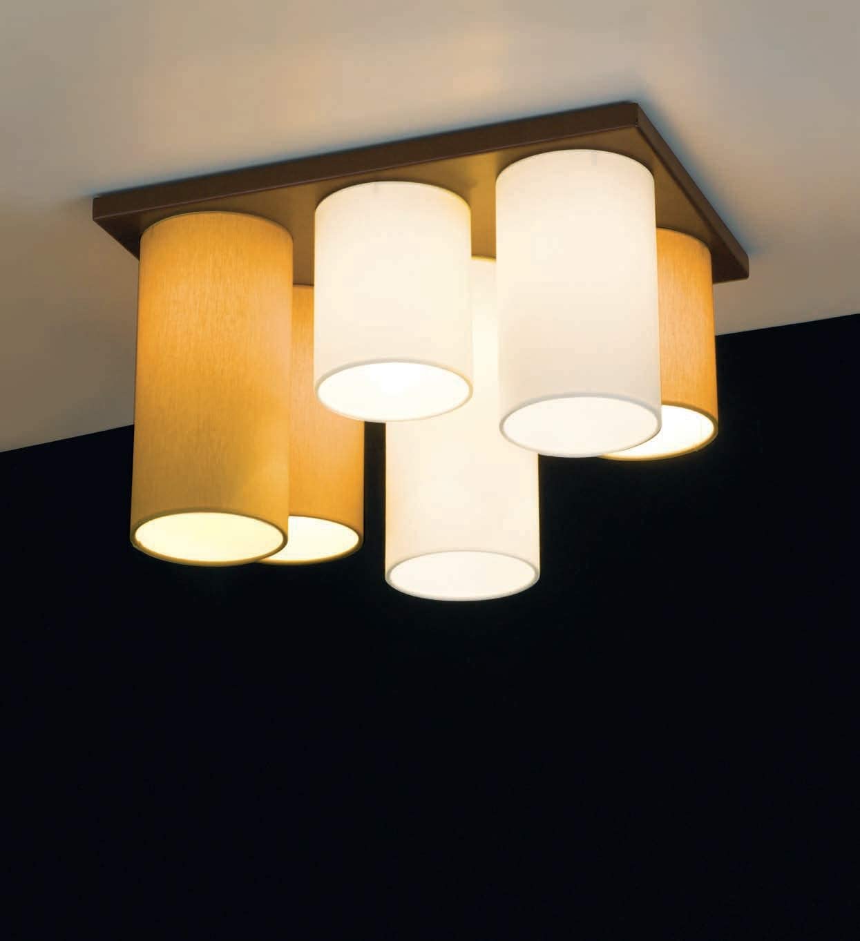 Plafoniera soffitto moderna a 6 luci in metallo laccato bruno opaco con paralumi in tessuto giallo oro e panna PR 6986/P6