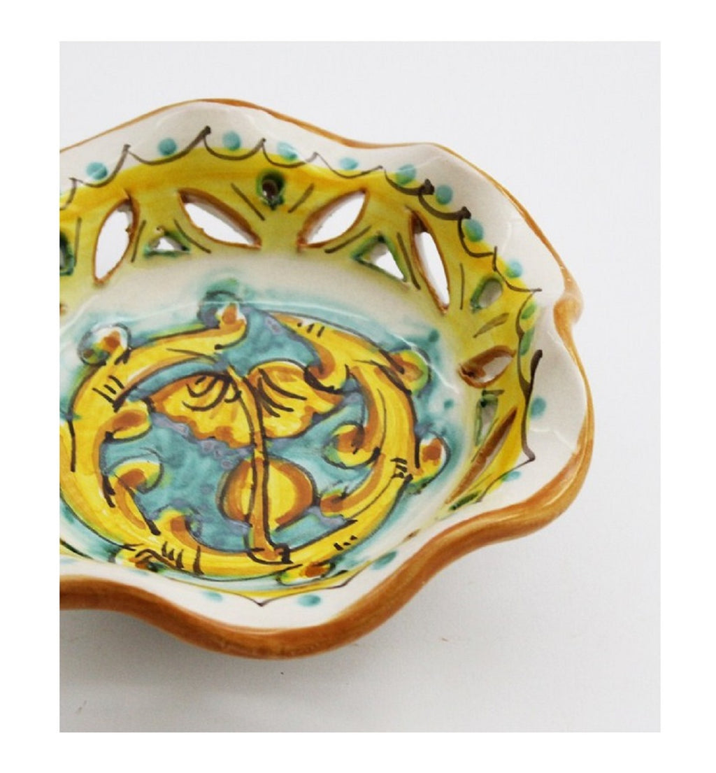 Small ceramic bowl hand decorated by Sicilian ceramists gianluca art 23