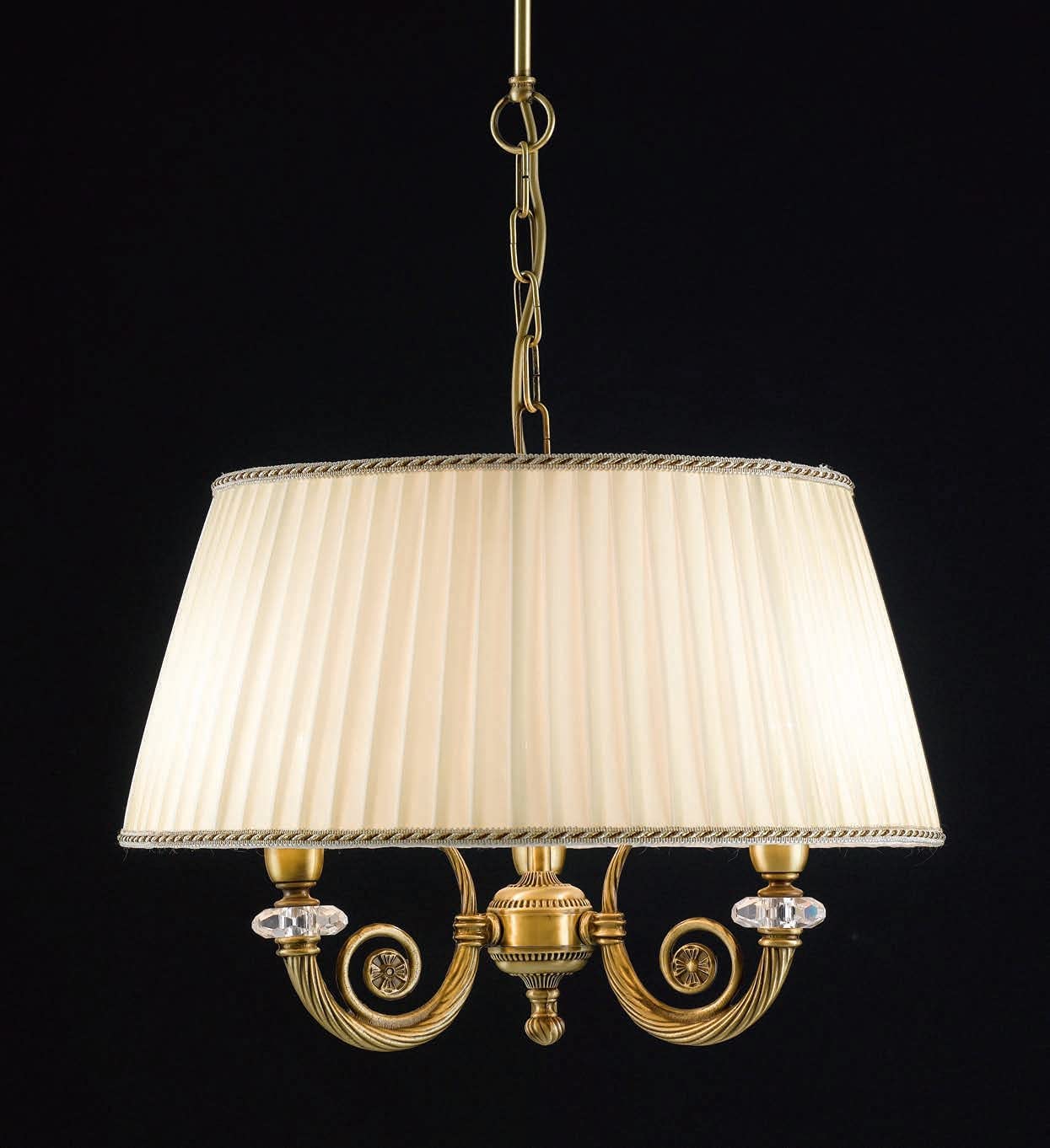 Lampadario a sospensione classico a 3 luci in fusione di ottone bronzo con cristalli molati trasparenti e paralume plissettato avorio foderato internamente PR 6910/S45