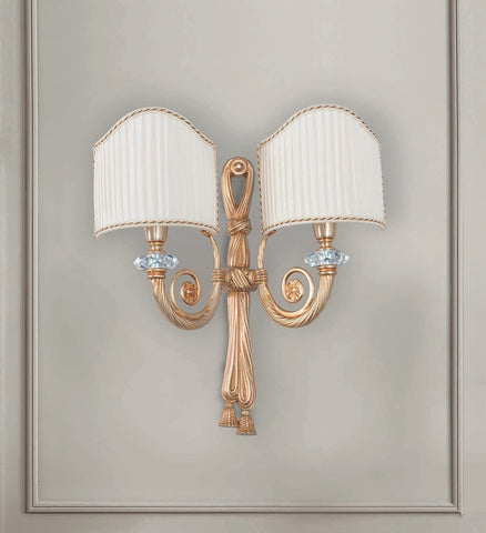 Applique da parete classico a 2 luci in fusione di ottone oro antico con cristalli molati trasparenti e paralumi plissettati avorio foderati internamente PR 6916/AP