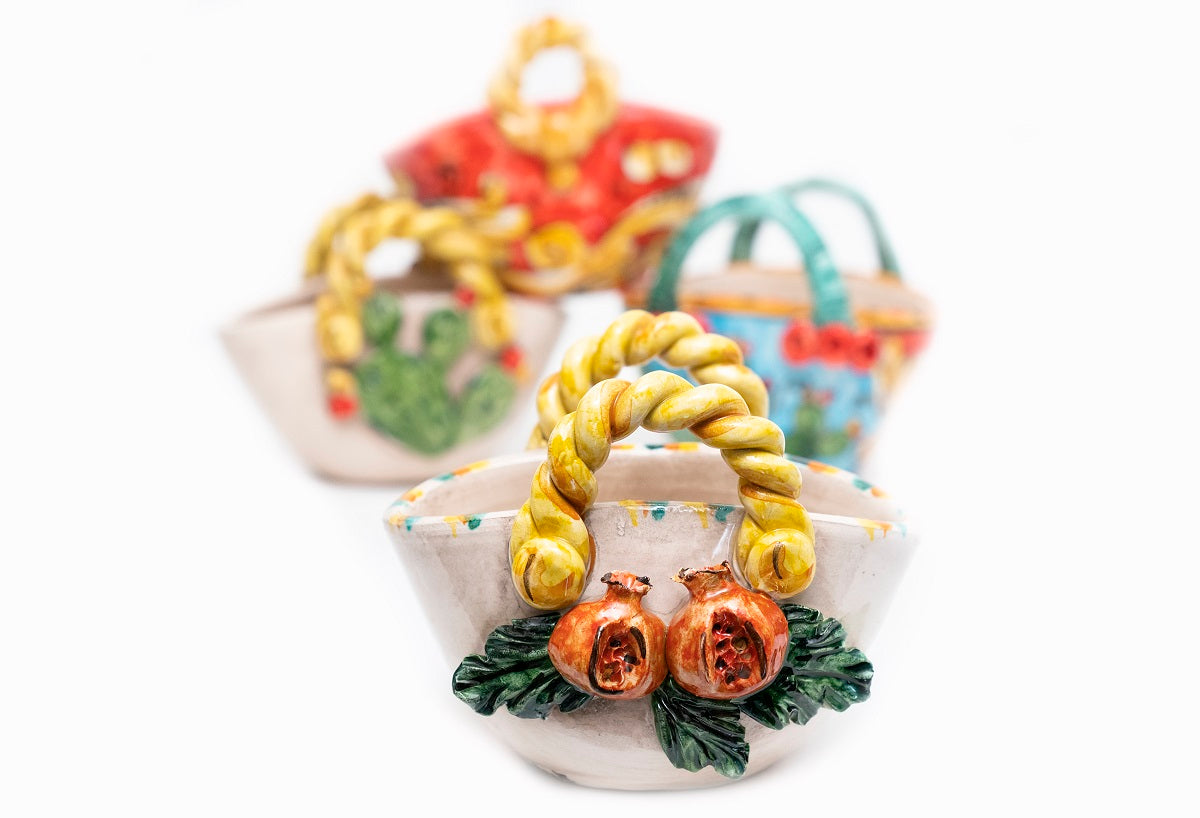Coffa in ceramica siciliana di Caltagirone realizzata e decorata a mano art. melograno